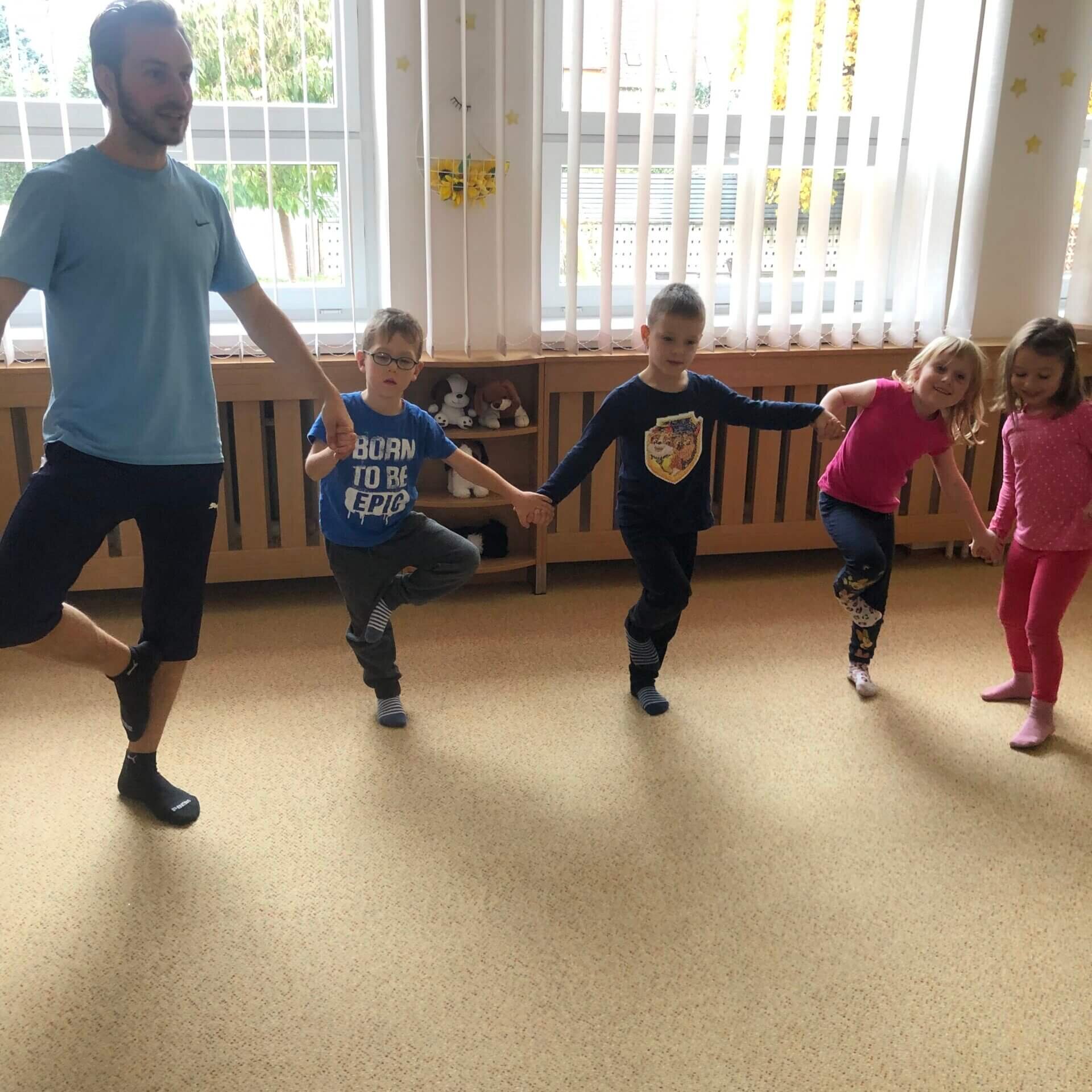 5E7B81B5-36C7-4D0A-B403-A442C5C6EEAF